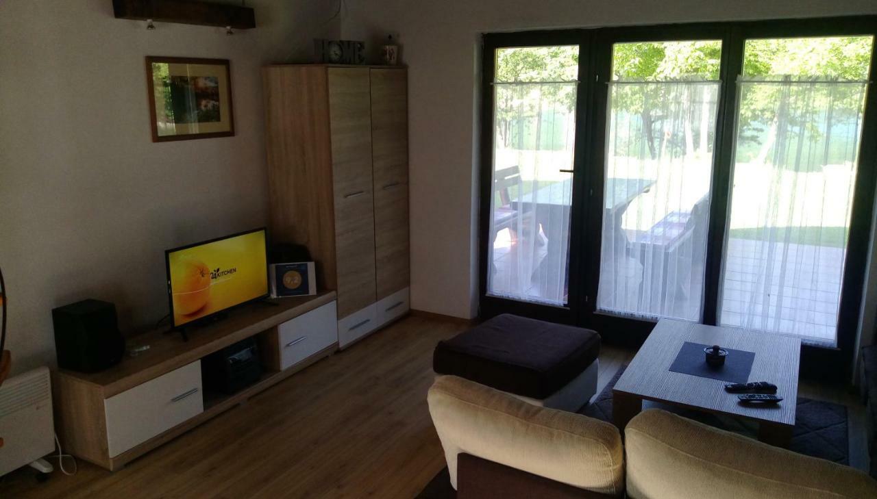 Vacation Home Zara Lohovo Exteriör bild